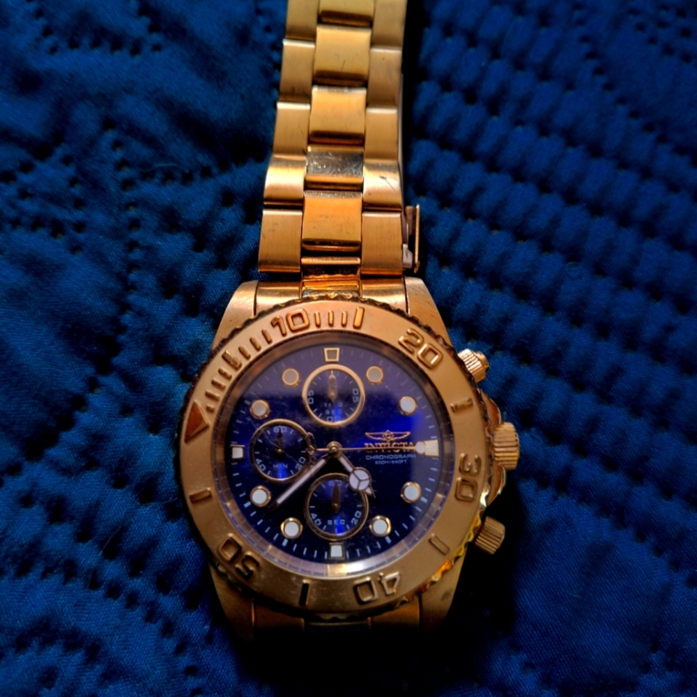 Men's Invicta Gold Watch (Blue Face)